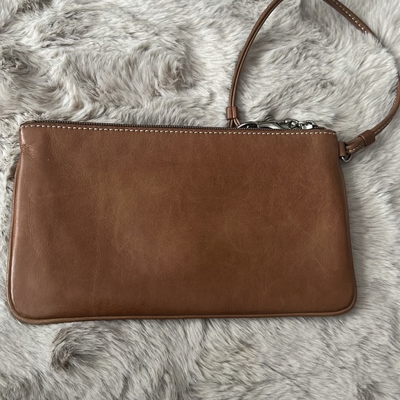 Coach wristlet - Picture 5 of 9